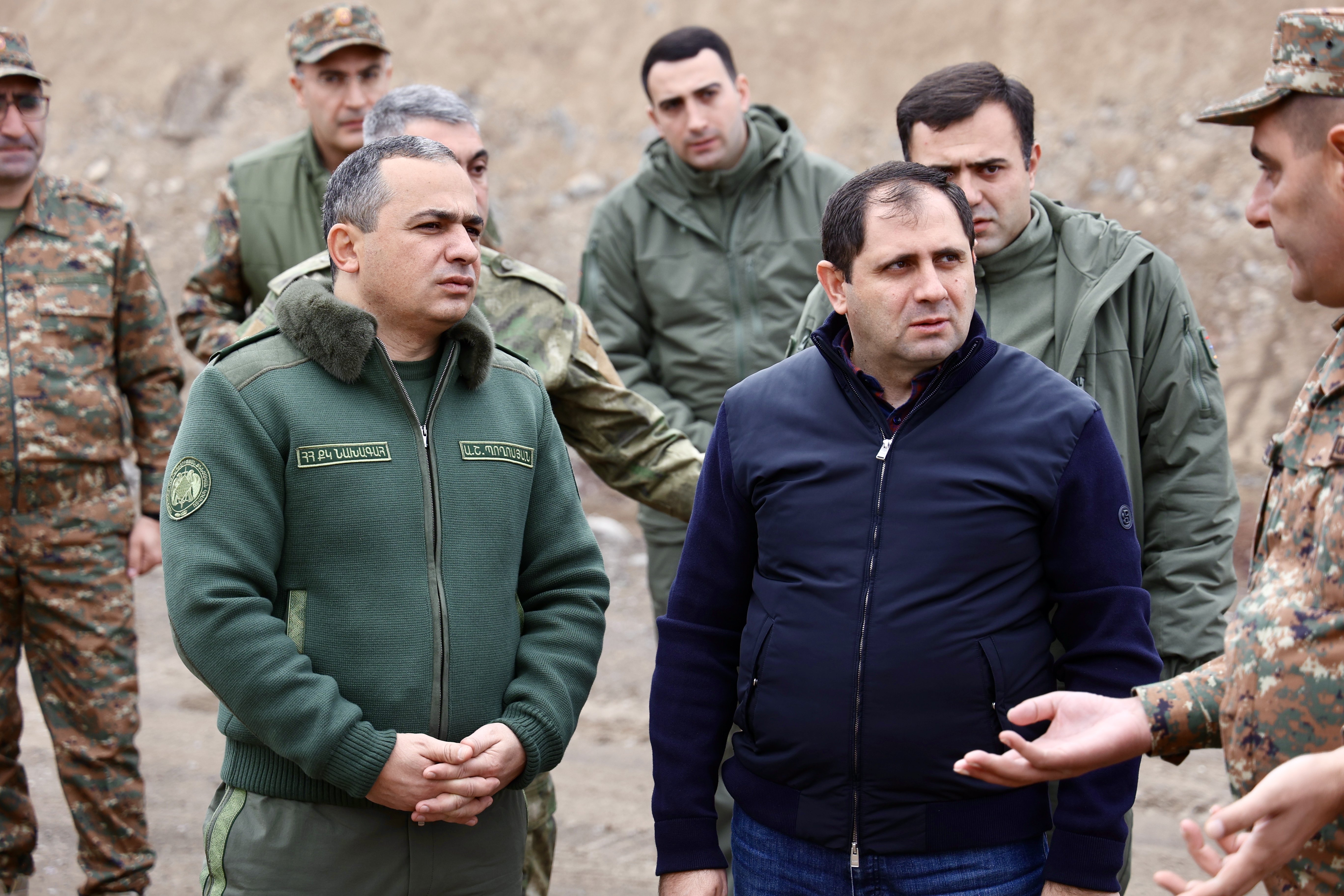 Քննչական կոմիտեի նախագահ Արթուր Պողոսյանը ՀՀ պաշտպանության նախարար Սուրեն Պապիկյանի հետ այցելել է հանրապետության հարավարևելյան սահմանագոտի